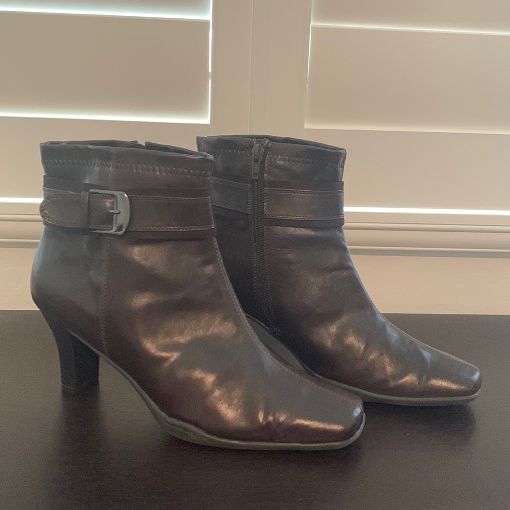 A2 by Aerosoles dark brown booties 10W